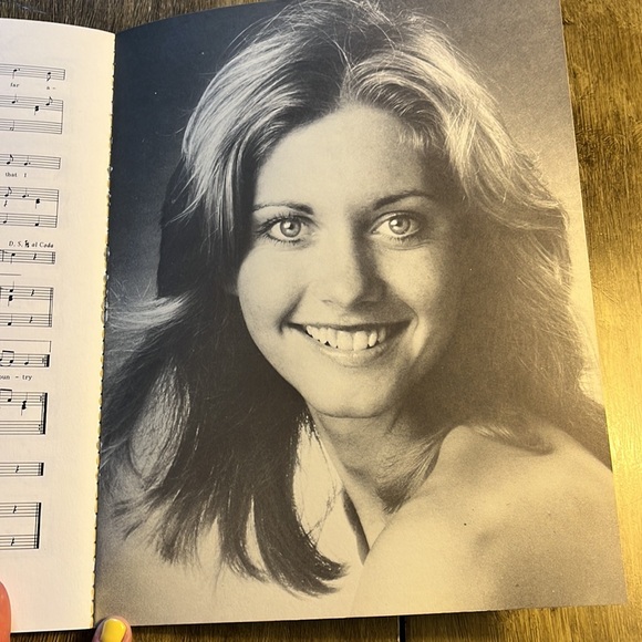 Olivia Newton John Songbook 1974 Piano/Vocal/Chords Rare Vtg. Excellent Cond. - Picture 8 of 16